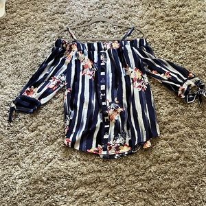 ❤️must order 2 or more items❤️ Off the shoulder cute long sleeve blouse